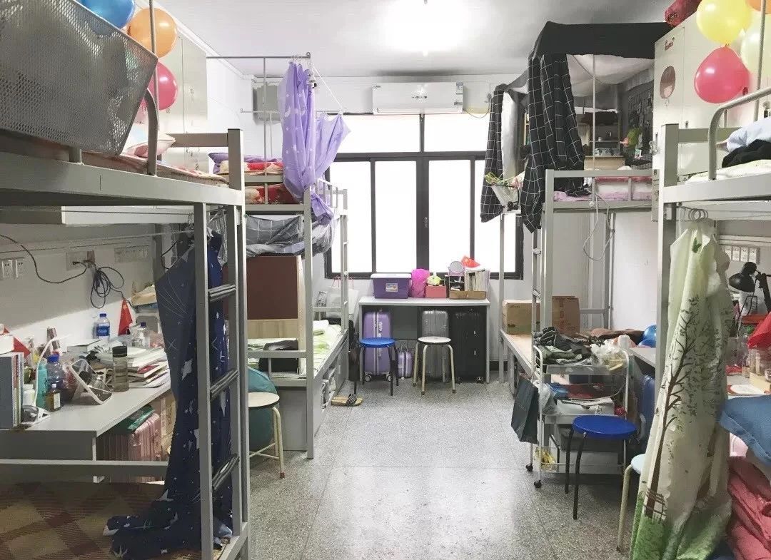 好的大学宿舍和差的大学的对比,大学宿舍差距大