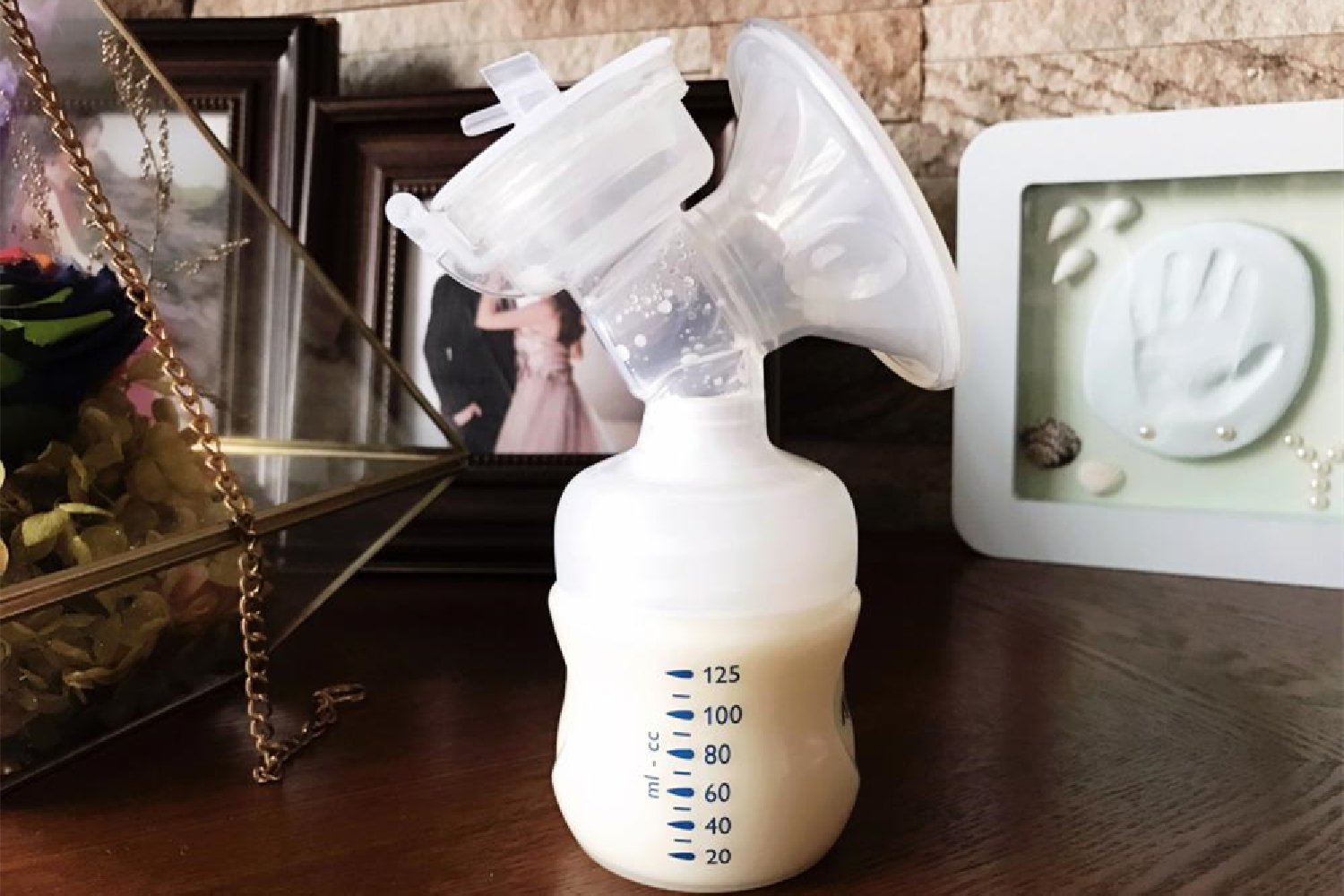 乳房两侧奶量不一样如何调整,为什么两侧乳房产奶不一样