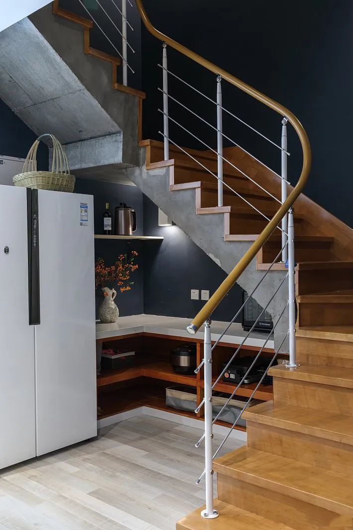 家里楼梯怎么布置,家里楼梯设计方案100例