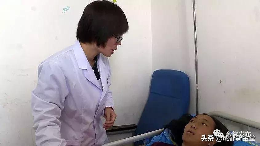 感动！金堂女医生自己输着氧连做3台手术