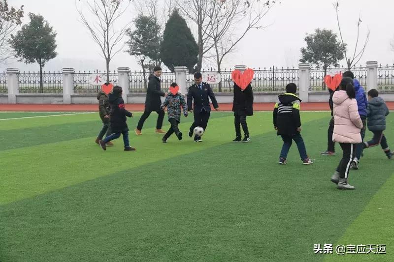 团市委组织青年志愿者暖冬行动,税务局开展情暖新春志愿服务活动