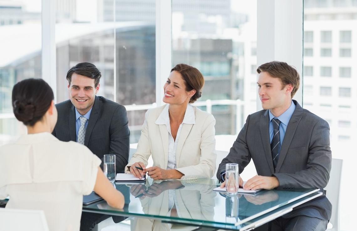 热门专业排名适合女生学的专业,什么专业适合女生就业前景好