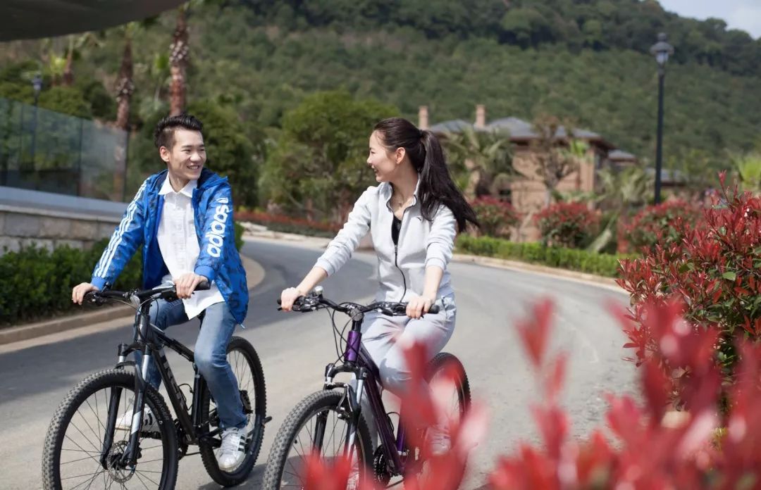 ¥998/2晚-超酷炫船型酒店!直面江湖双景!五星豪华游轮!