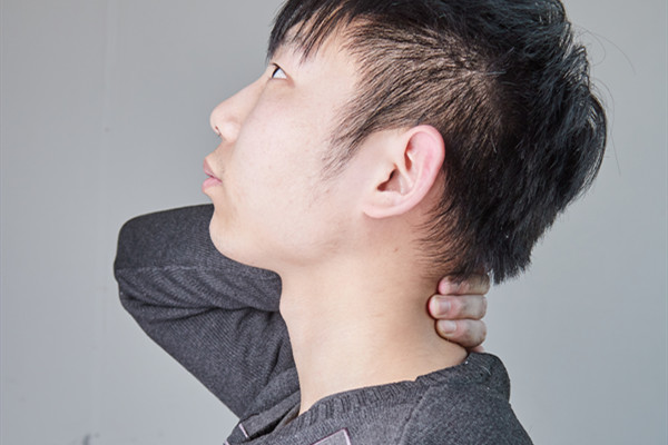 脖子咔咔响就是颈椎病,颈椎脖子咔咔响吃什么药治疗