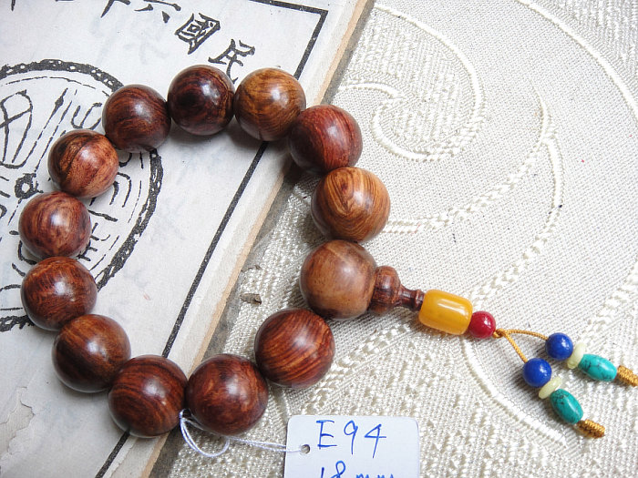 27种木质手串材质对照,各种材质的手串有什么功效