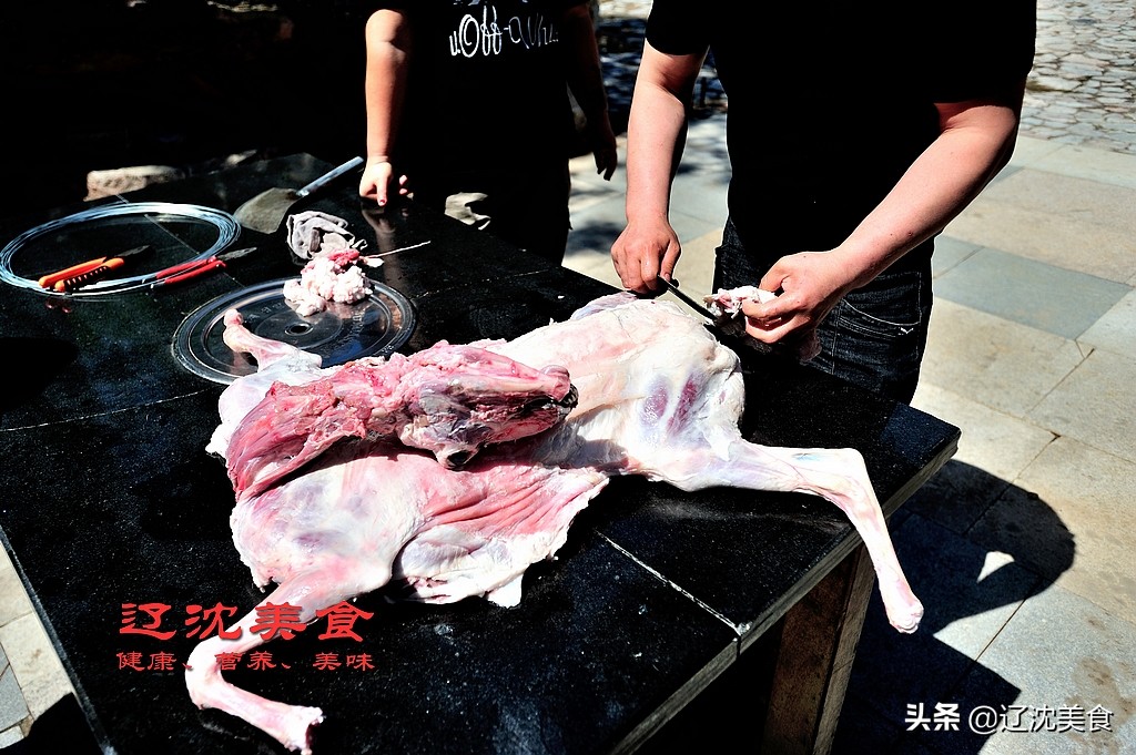 沈阳棋盘山满族风情村烤全羊,沈阳棋盘山莲花炖鱼馆烤全羊