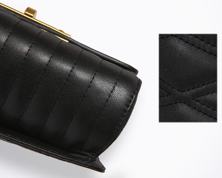 戚薇背的复古包,戚薇同款斜挎兔子包