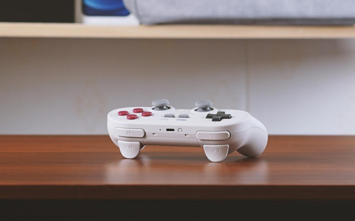 八位堂pro2与switch手柄,游戏玩家必备外设