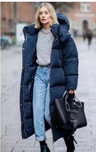 冬天穿羽绒服,一定要避开这3个误区,方能解决显胖显土的问题