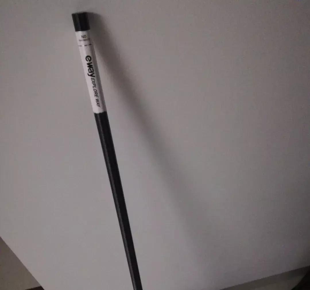 钓鱼人一般必备几根钓竿,钓鱼最重要的两根竿