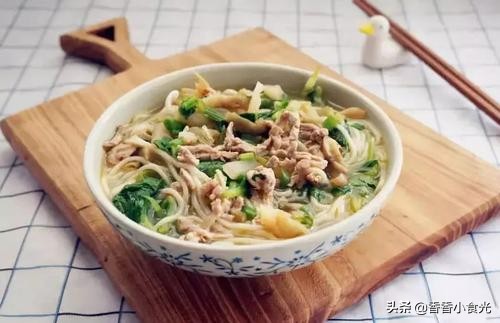 小锅米线的做法和配料视频,鸡汤米线的正宗做法和配方