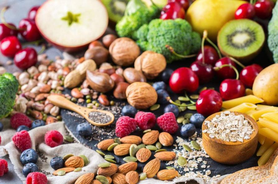 喉癌鉴别诊断以及治疗,嘴下颚有个小肿块