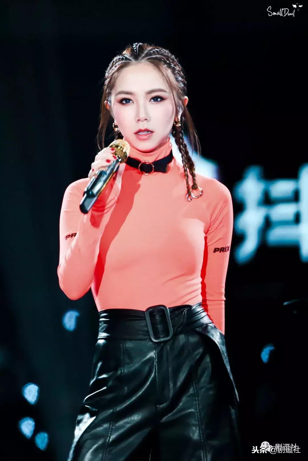 江苏卫视跨年是全开麦吗,江苏卫视跨年晚会live