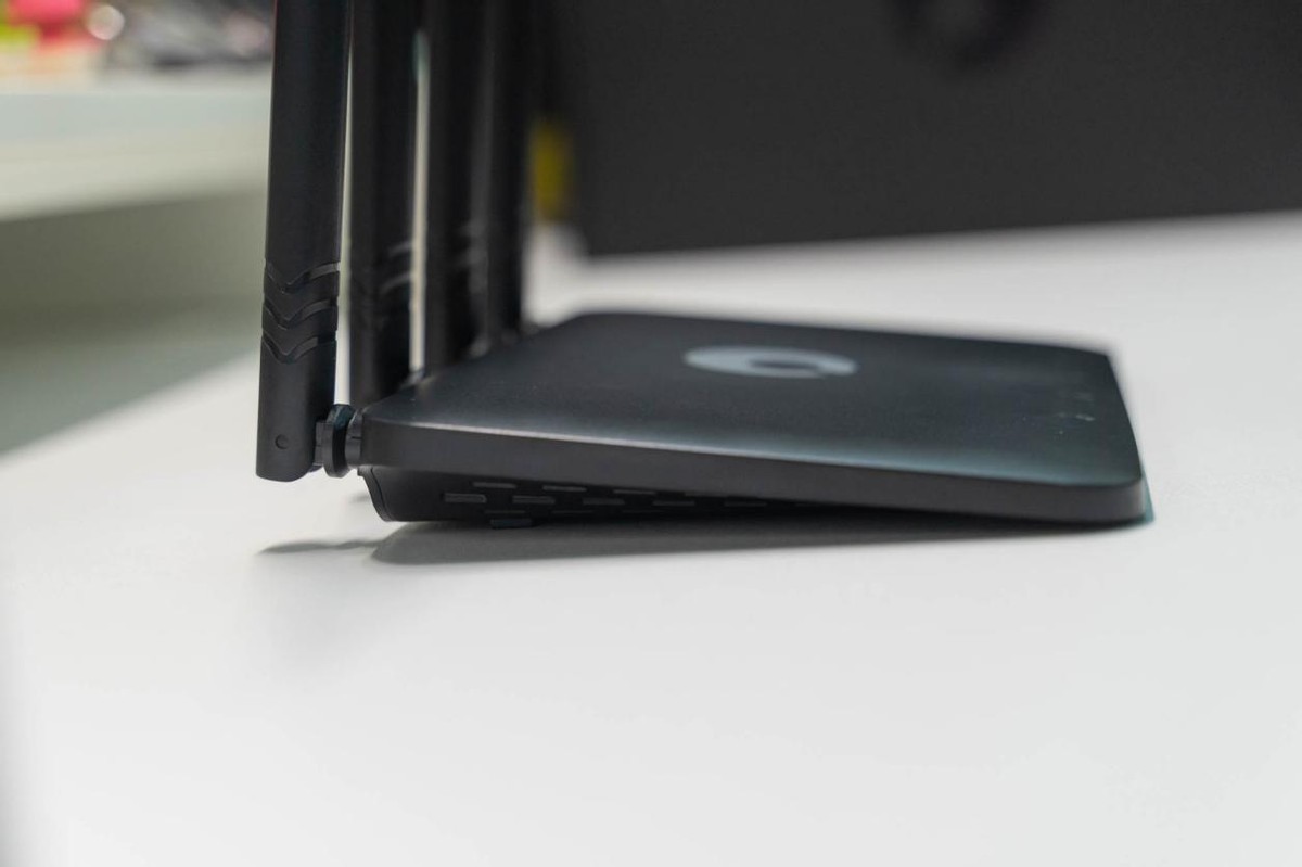 工友们放工后可以网上随意冲浪，都亏有蒲公英X4C4G路由器