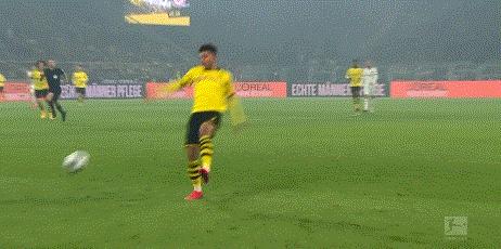 c罗离开曼联后的新7号是谁,c罗首次以队长身份代表曼联出战