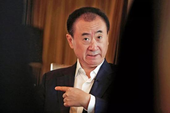 王健林投入足球35亿,王健林搞足球踢赢了给多少钱