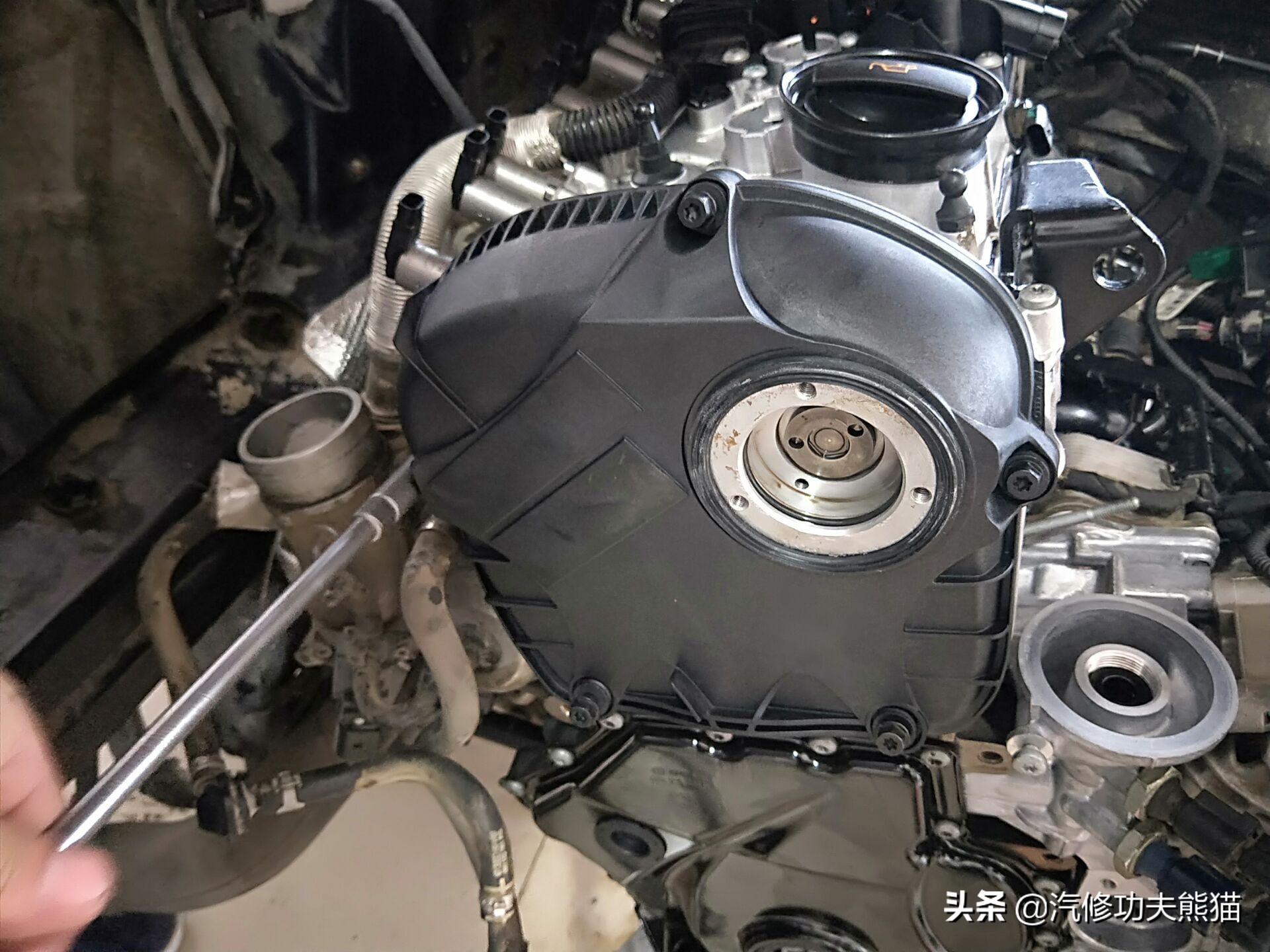 07年奥迪a6轻微烧机油怎么解决,奥迪2007款a6烧机油的原因