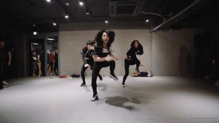 为什么去健身房要穿紧身衣,为什么去健身房的女人身材好