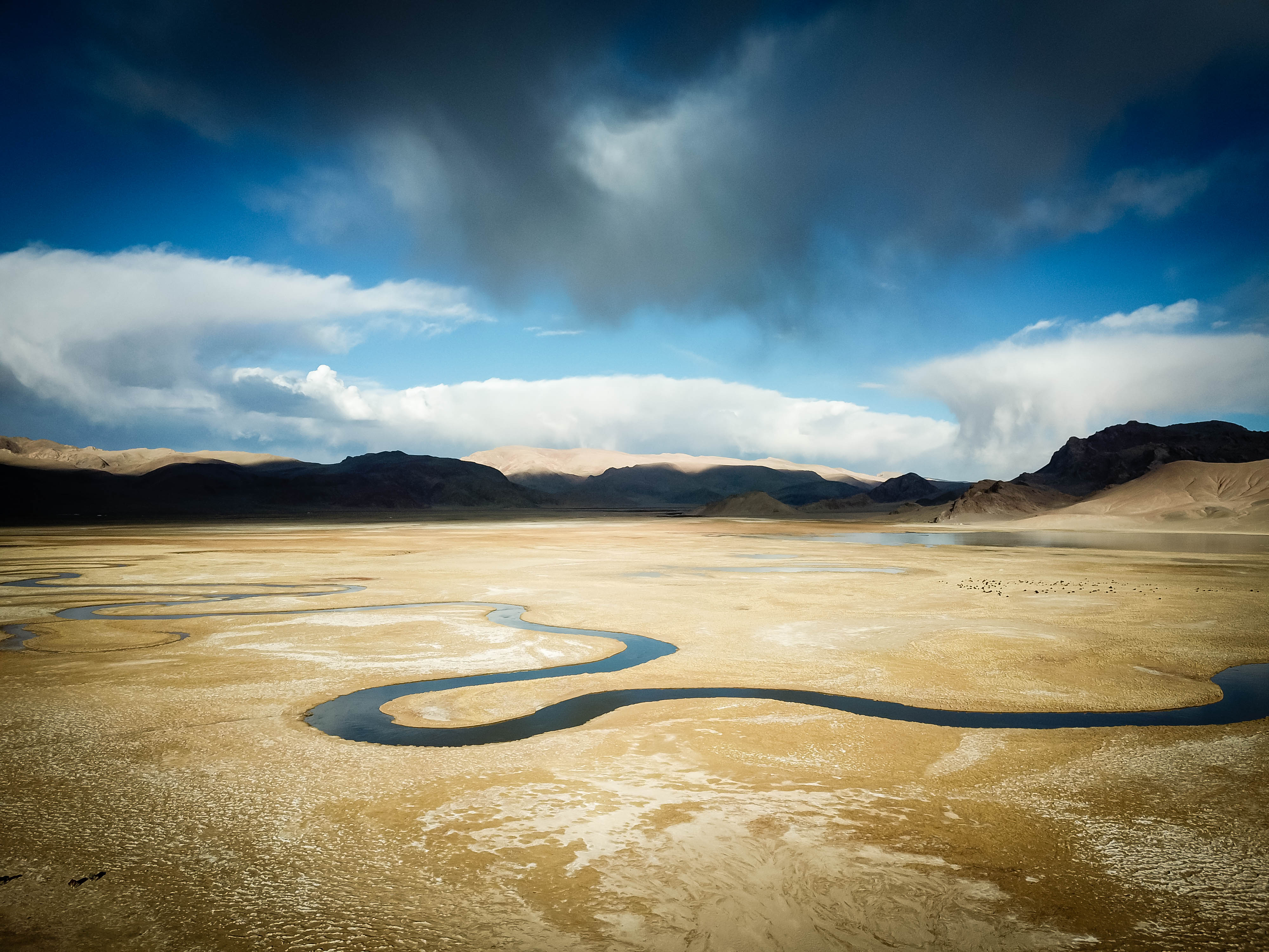 开比亚迪唐越野,比亚迪唐去无人区