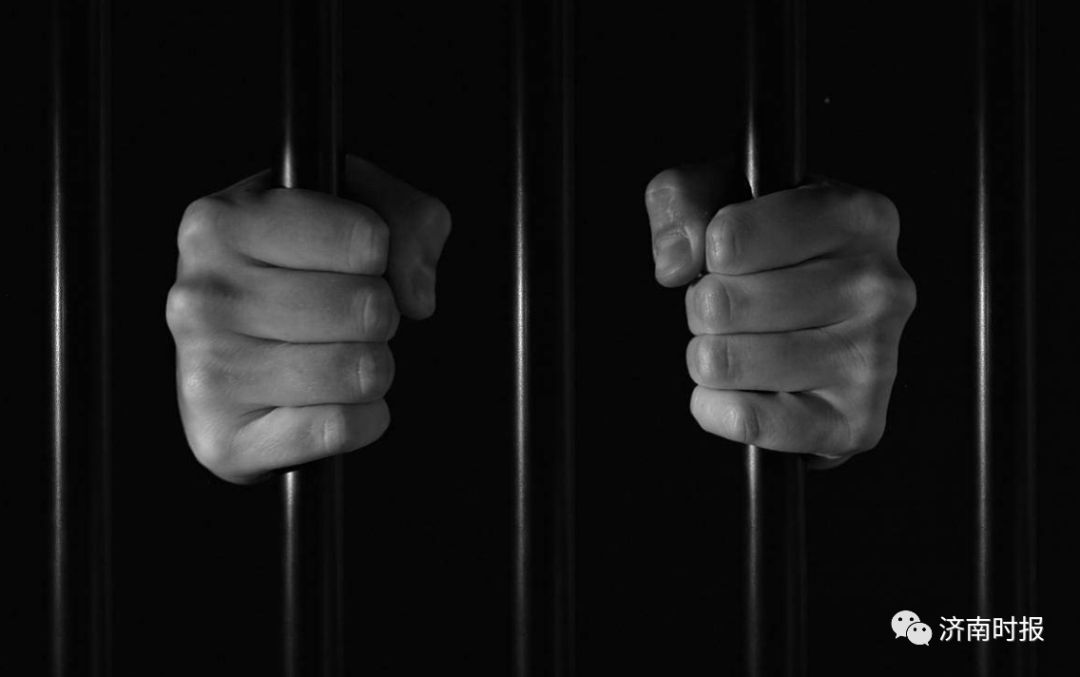 令人作呕!济南一男子在公厕强奸8岁女童,还谎称有精神病……