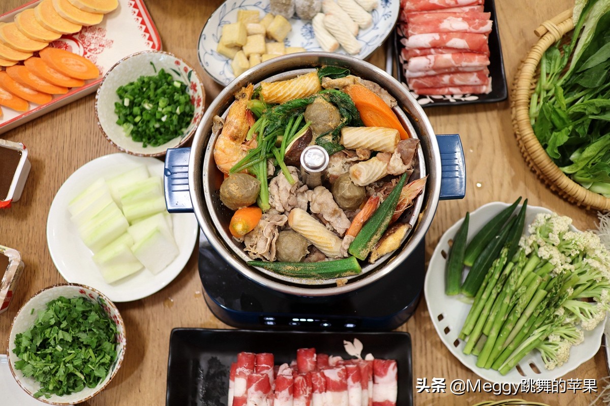 吃火锅人均一盘肉够不够,3个人吃老火锅540元贵不贵