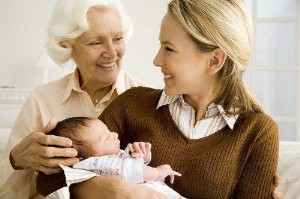 月子里照顾妈妈的建议,在月子里面怎么照顾宝妈和小孩呢