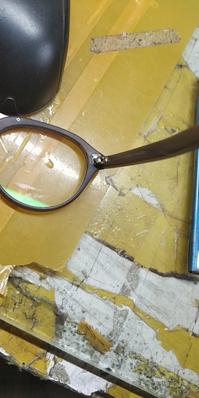眼镜框铰链怎样维修,眼镜框铰链断了能修么