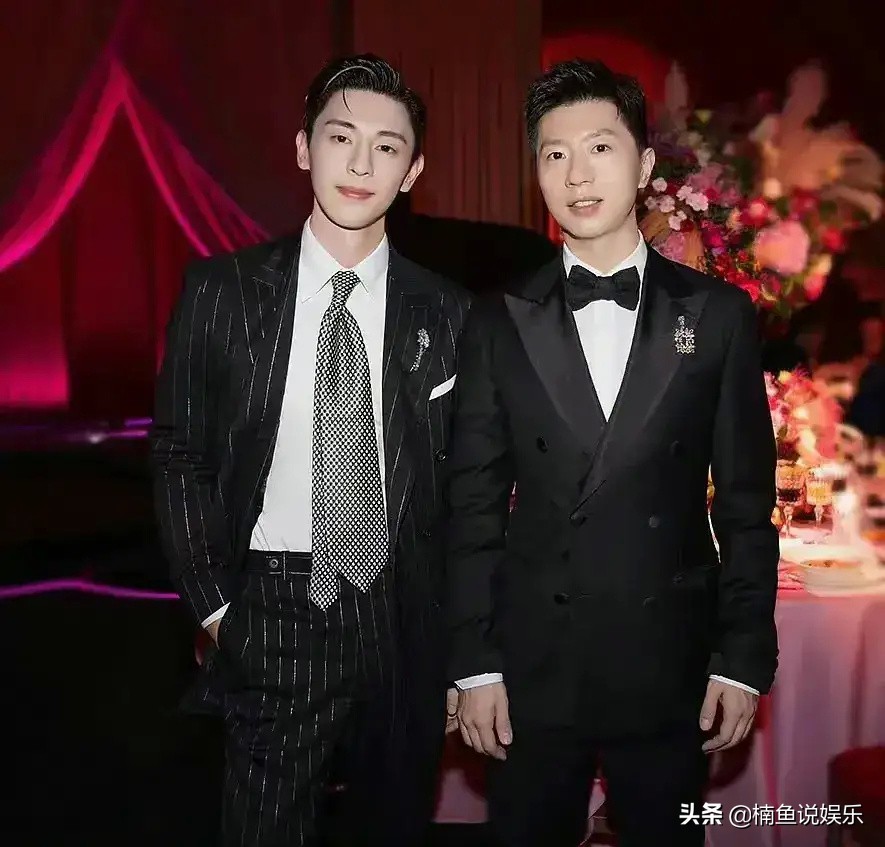 邓伦马龙罕见同框！大明星VS体坛冠军，西装造型帅气迷人