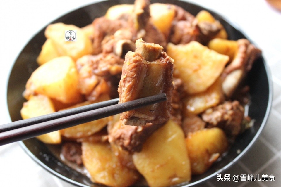 炖排骨又硬又柴怎么办,炖排骨又柴又硬怎么回事