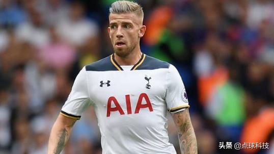 十大中后卫前十名排名,现役中后卫十大最佳排名