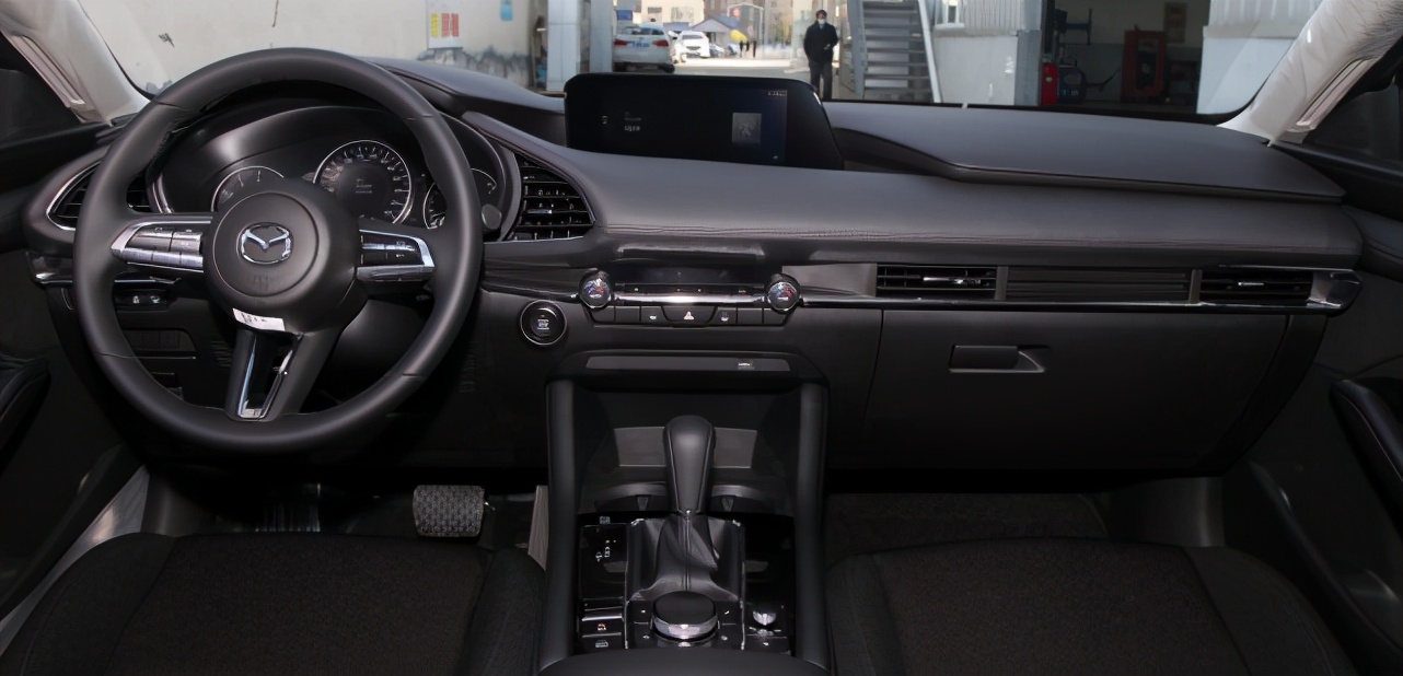 颜值即正义3000元左右,8.99万入手马自达3昂克赛拉值得吗