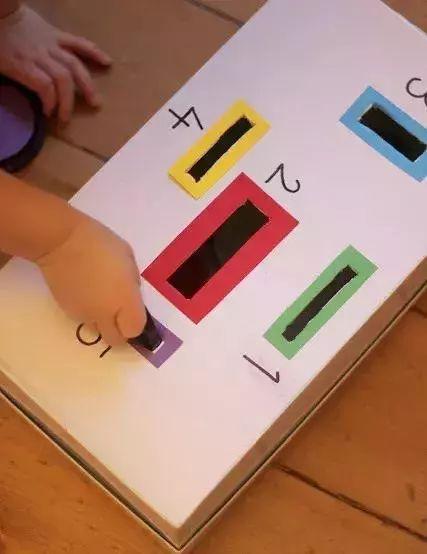 旧鞋盒做玩具,旧鞋盒子怎么做手工玩具