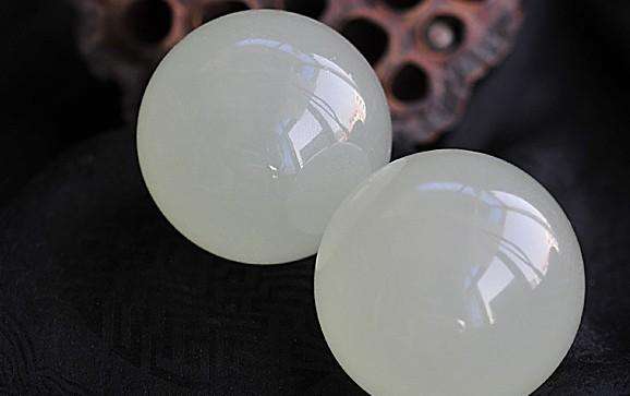 岫玉手镯鉴别证书最简单方法,玉石的鉴别方法