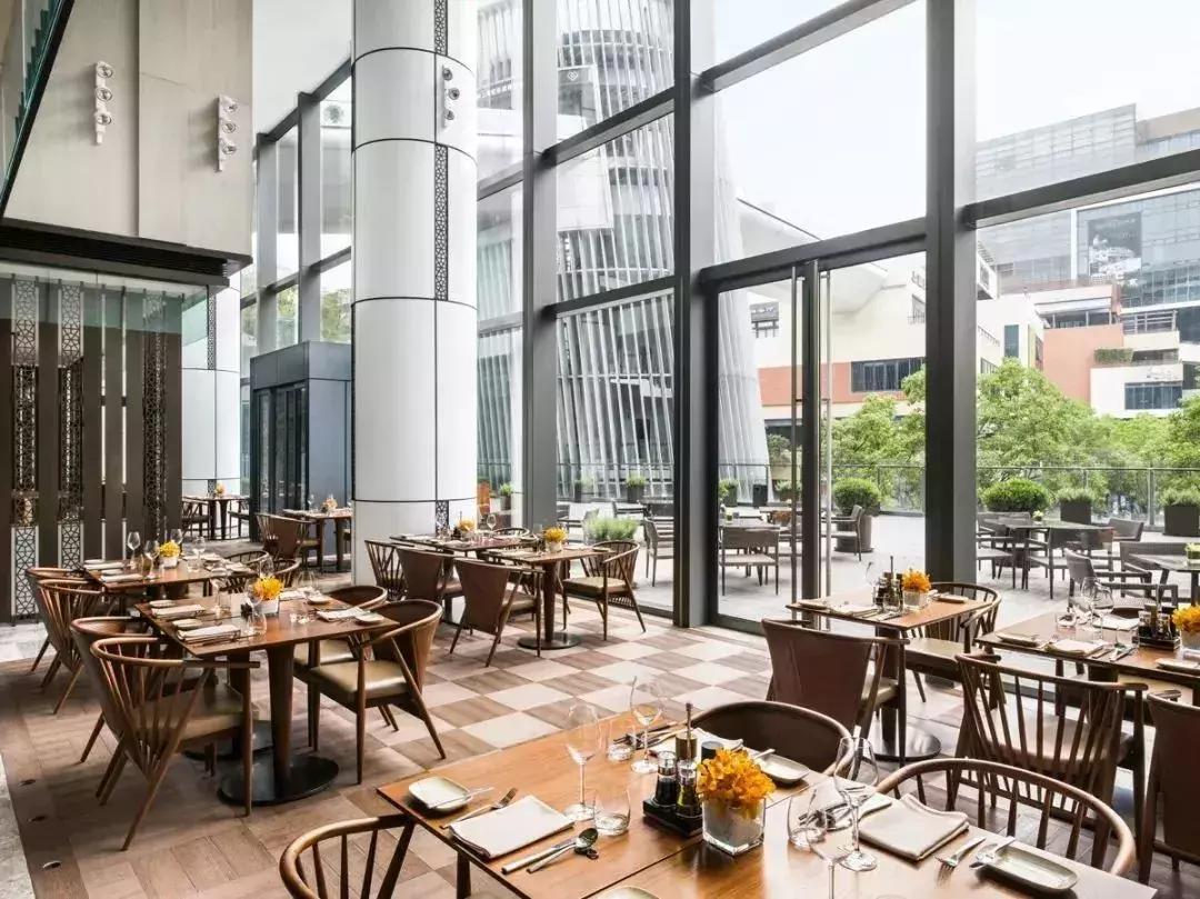 康得思自助餐厅蟹宴,金秋美味的大闸蟹盛宴