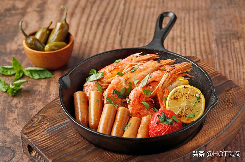 全国首家宝马MINI跨界西餐酒吧光谷开业，真的好吃