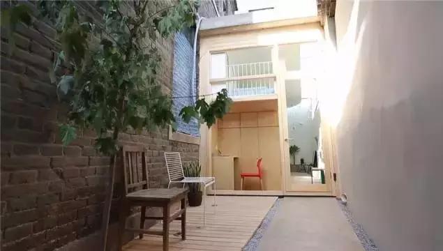 北京一家5口19平米老房子,北京人一家三口12.8平方蜗居