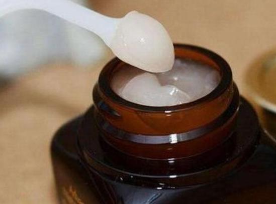 去眼袋国产的眼霜哪个牌子最好,推荐几款口碑最好的眼霜