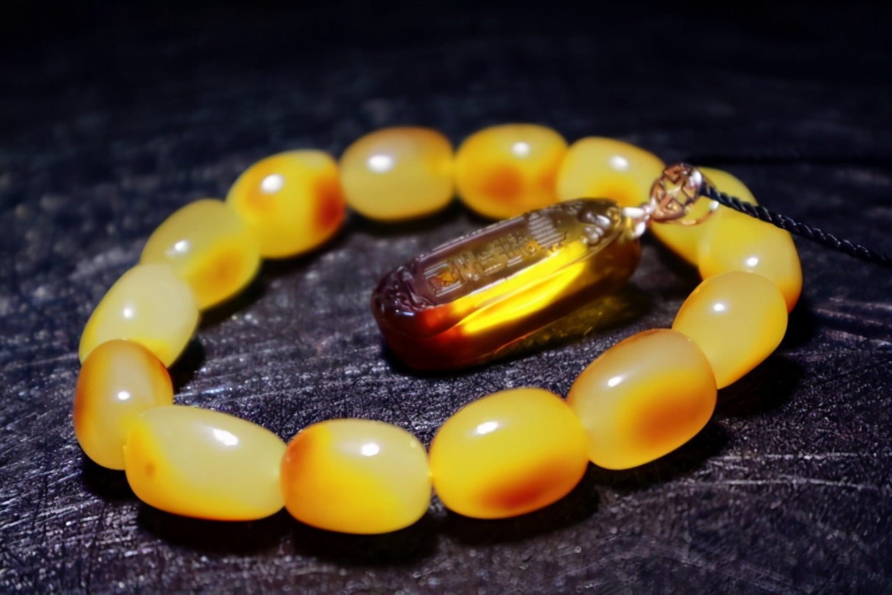 鉴别蜜蜡的真假的最简单方法特点,文玩蜜蜡真假怎么分别