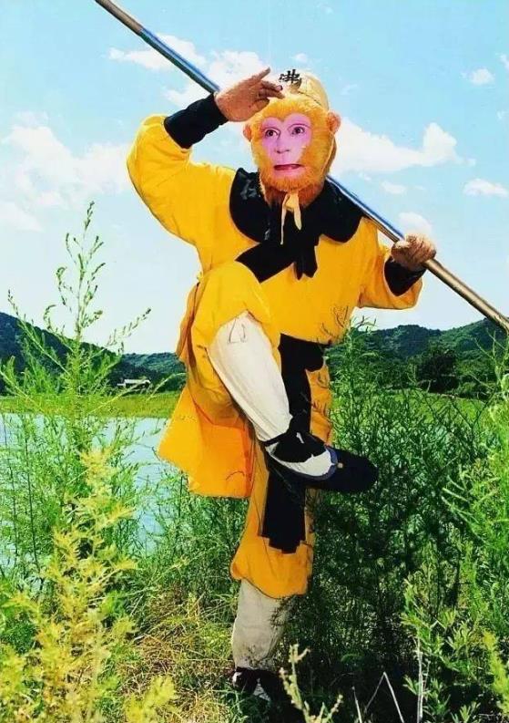 六小龄童避评周星驰,周星驰如何回应六小龄童