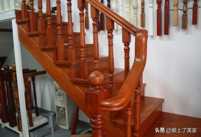 楼梯板用什么材质的好？这些材质，美观又实用！