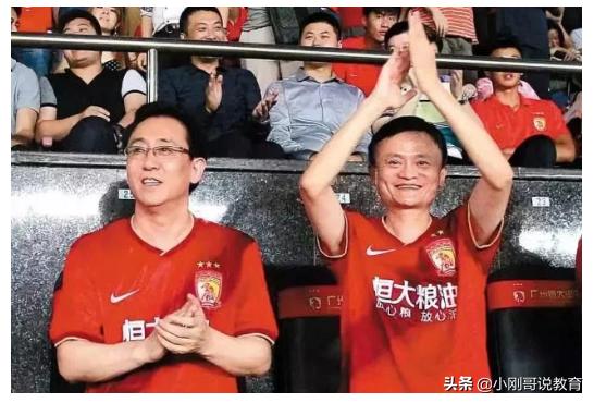 中国足球雪上加霜,金元足球真的没有出路吗