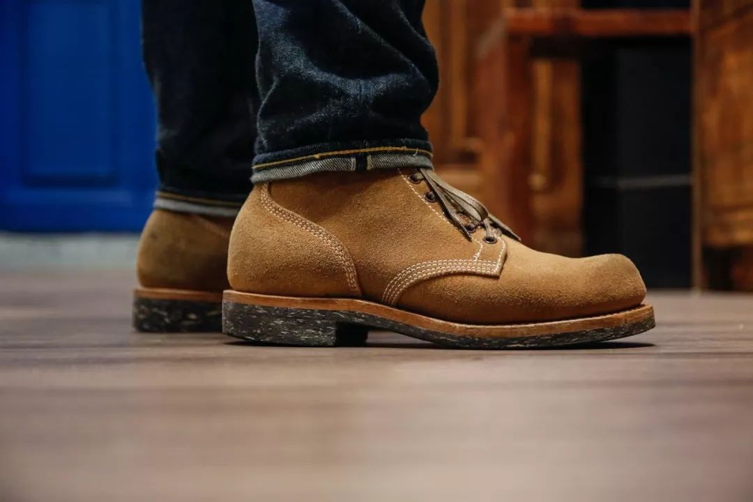 冬天又暖和又软适合穿的靴子,冬天最适合穿的靴子是什么颜色