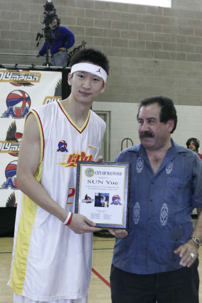 孙悦预测nba季后赛,孙悦在湖人为什么打不了球