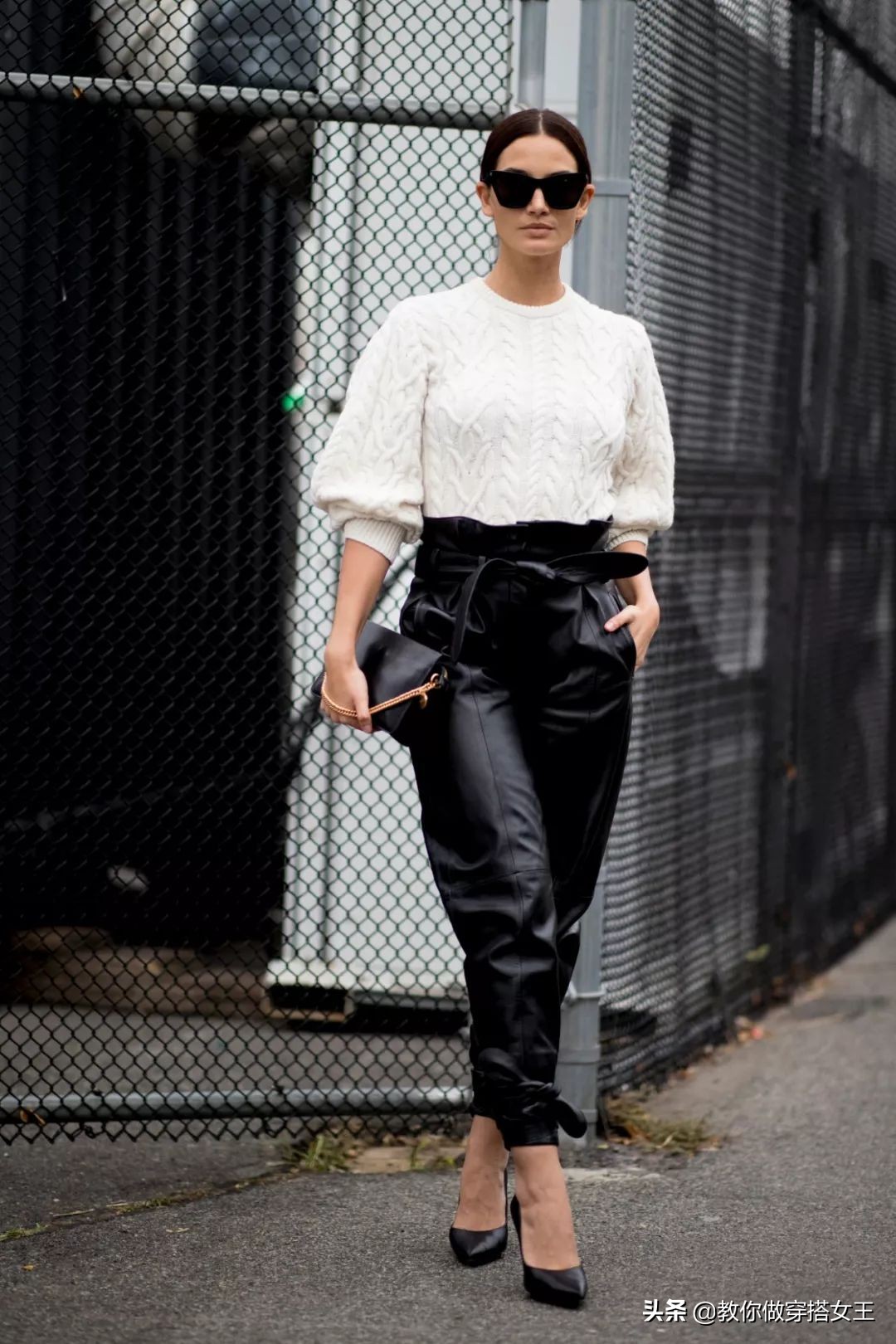 小时候嫌弃的灯芯绒,四字弟弟这样穿也太酷了