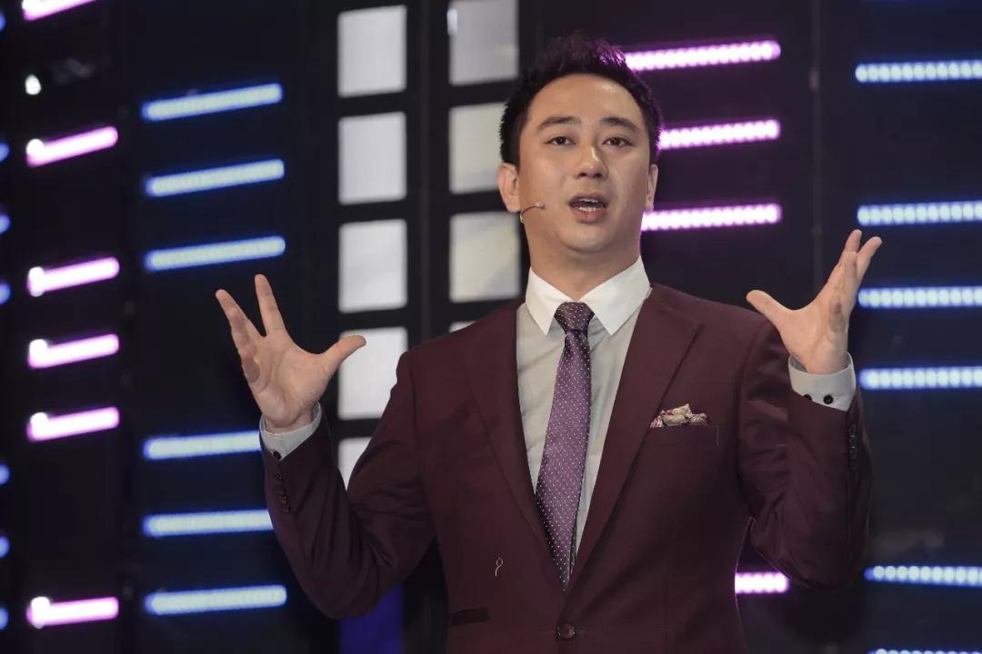 李诞吐槽王自健口齿不清,李诞为什么比王自健还火