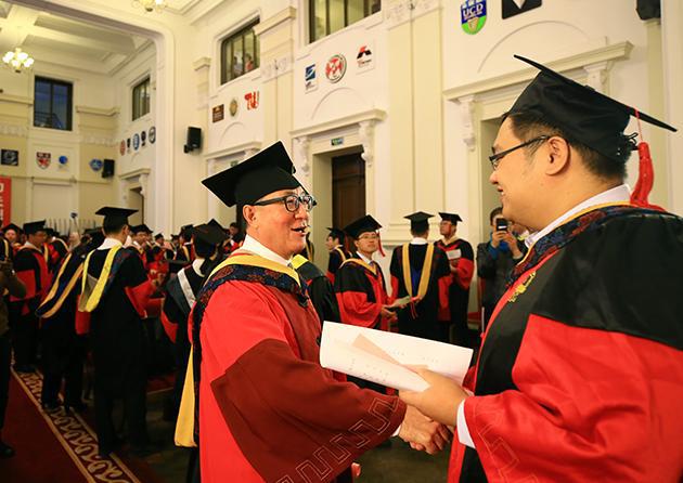 211博士毕业后的出路,博士毕业为什么都去高校工资低