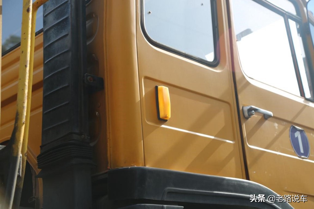斯太尔血脉超级少见的黄河牌JN3261公铁两用卡车
