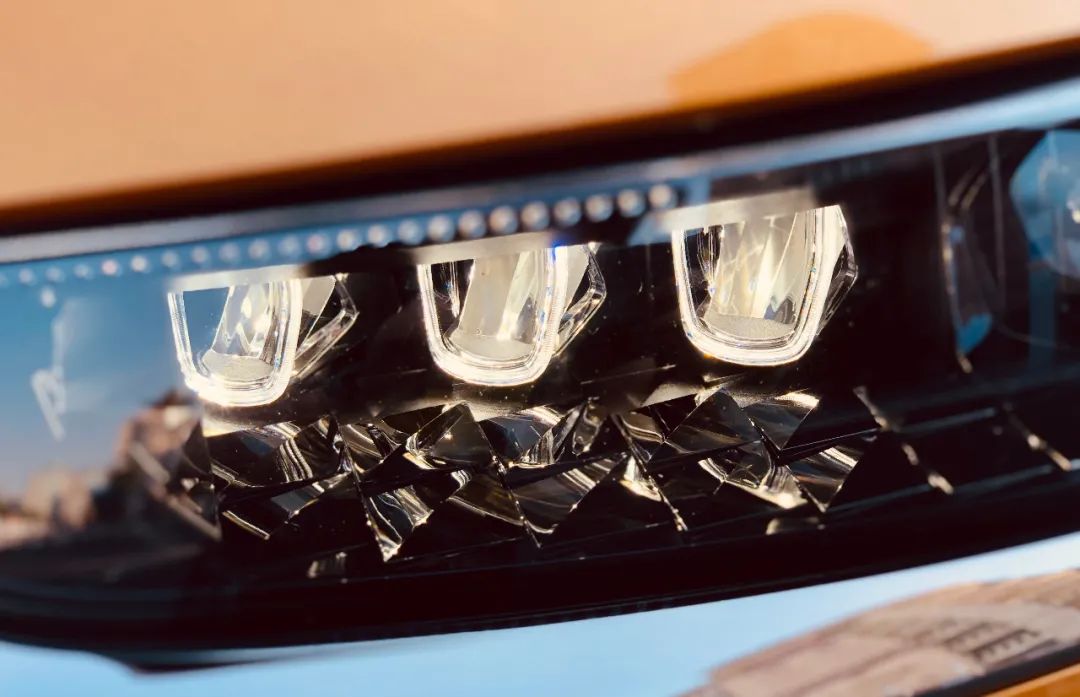 解锁小马路丨与来自时尚之都的DS7,望尽承载百年历史的外马路