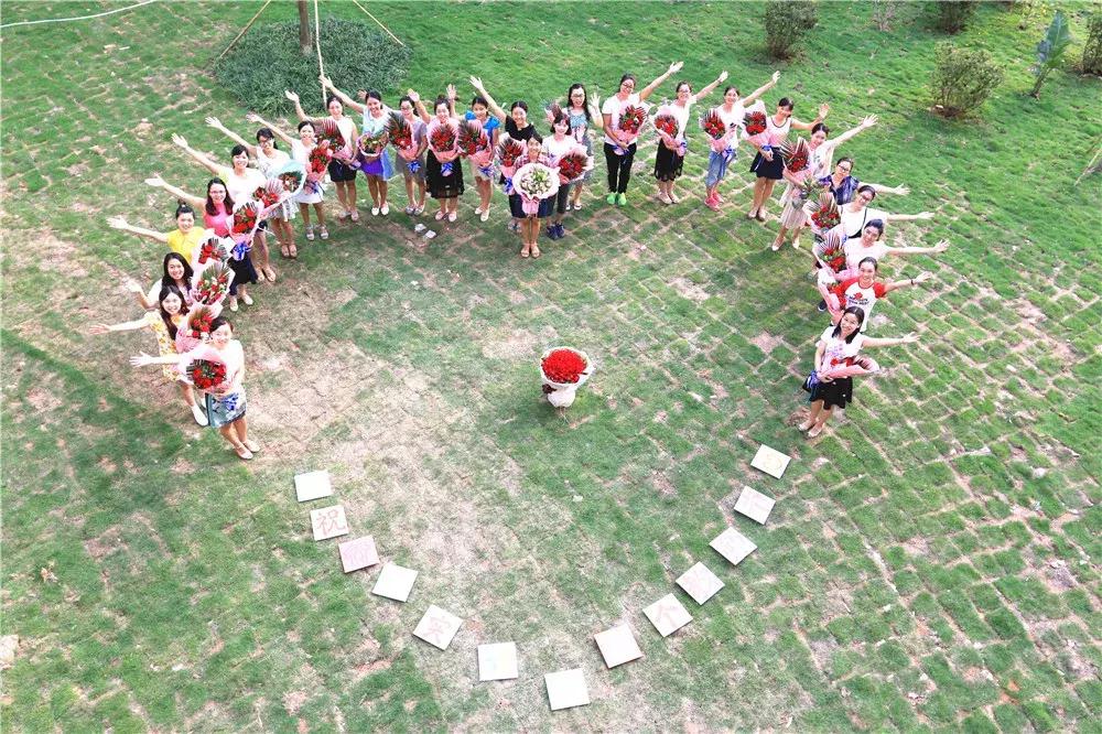 三尺讲台上的梦想,三尺讲台是我的梦想