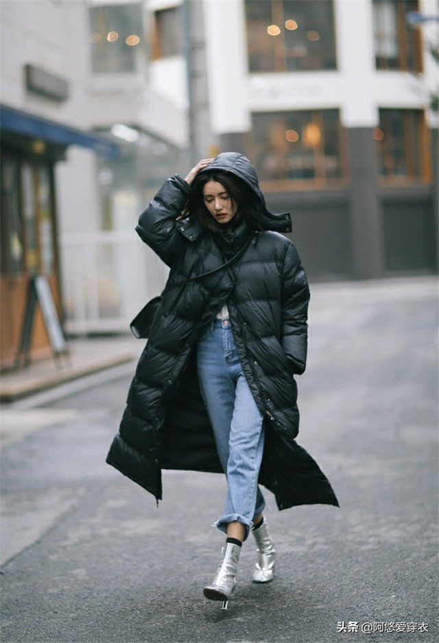 韩国女生黑色羽绒服穿搭,韩国女生穿什么羽绒服